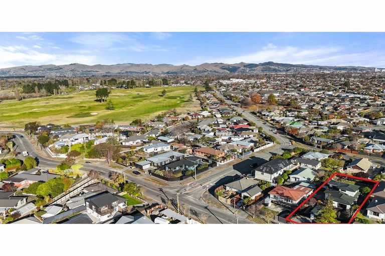 Photo of property in 263 Lake Terrace Road, Shirley, Christchurch, 8061