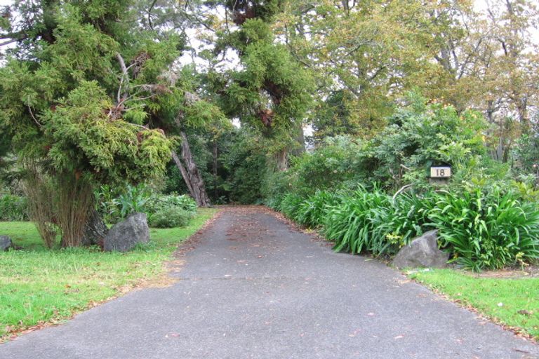 Photo of property in 16 Rame Road, Greenhithe, Auckland, 0632
