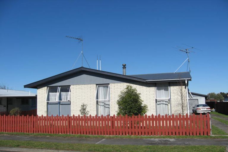 Photo of property in 10 Moore Crescent, Carterton, 5713