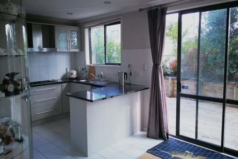 Photo of property in 26a Raleigh Road, Northcote, Auckland, 0627