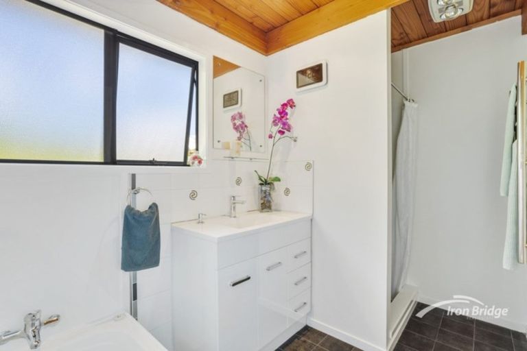 Photo of property in 2/82 Verbena Road, Birkdale, Auckland, 0626