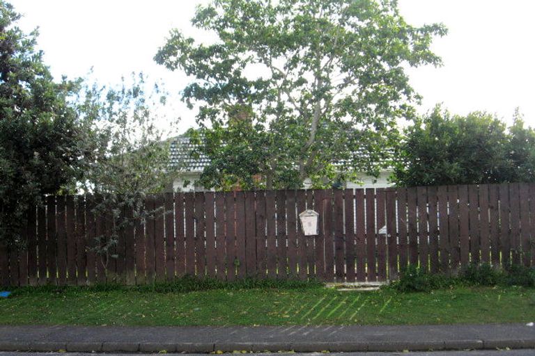 Photo of property in 1/3 Cross Street, Papakura, 2110