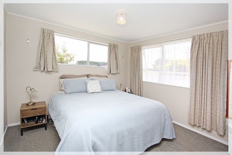 Photo of property in 14 Punga Street, Tangimoana, 4822