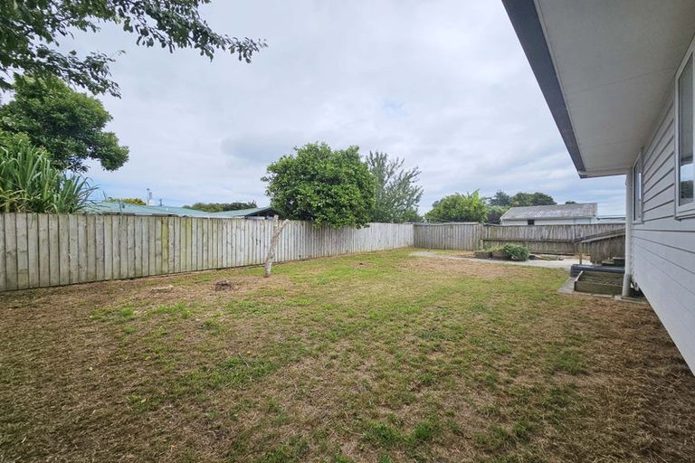 Photo of property in 11 Salas Place, Papakura, 2110