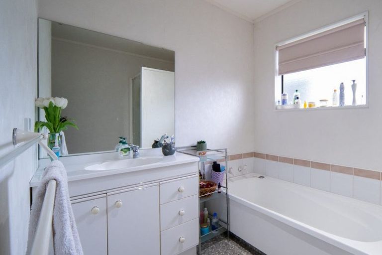 Photo of property in 35 Hastings Place, Hamilton Lake, Hamilton, 3204