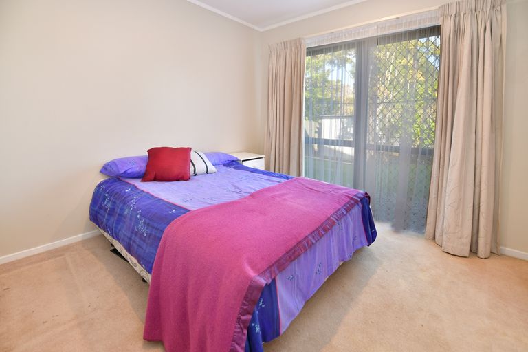 Photo of property in 81 Vipond Road, Stanmore Bay, Whangaparaoa, 0932
