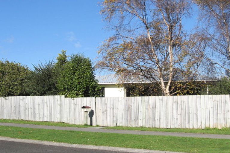 Photo of property in 8 Cobb Place, Otaki, 5512
