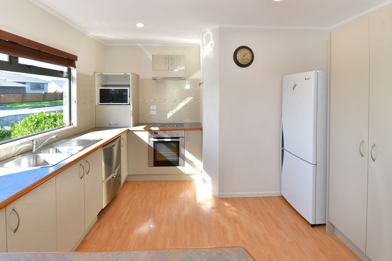 Photo of property in 81 Vipond Road, Stanmore Bay, Whangaparaoa, 0932