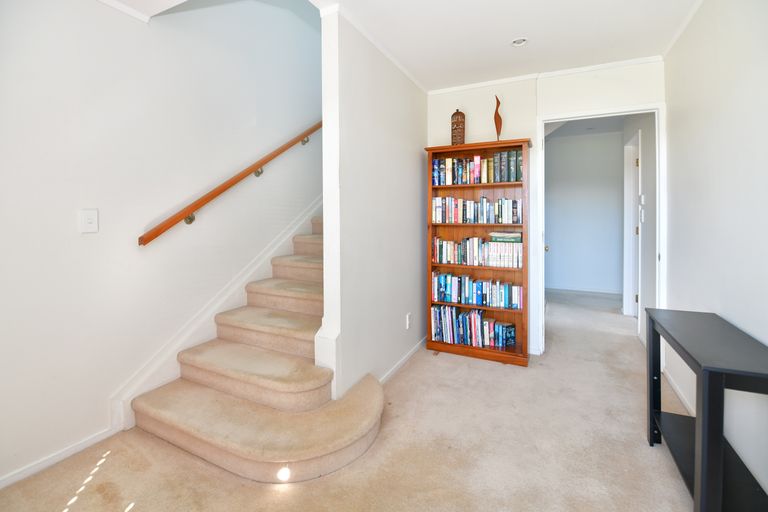 Photo of property in 81 Vipond Road, Stanmore Bay, Whangaparaoa, 0932