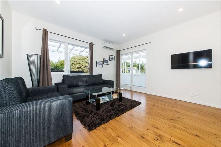 Photo of property in 53b Woodglen Road, Glen Eden, Auckland, 0602
