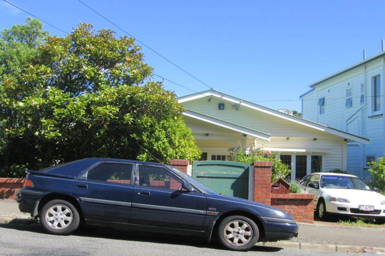 Photo of property in 18 Saint Michaels Crescent, Kelburn, Wellington, 6012