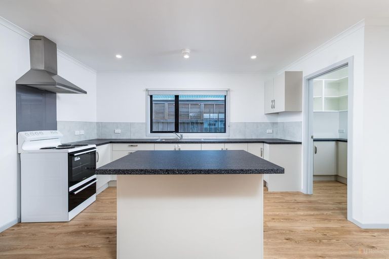 Photo of property in 11 Exeter Street, Waimate, 7924