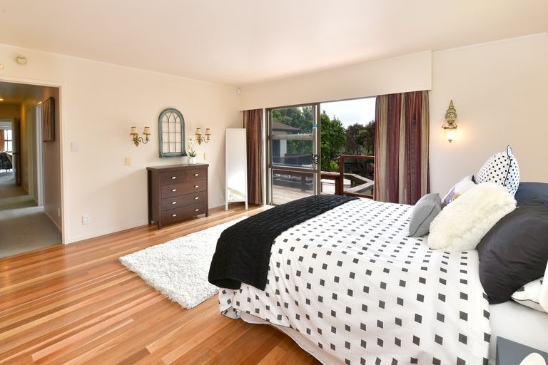 Photo of property in 77 Matija Place, Red Beach, 0932