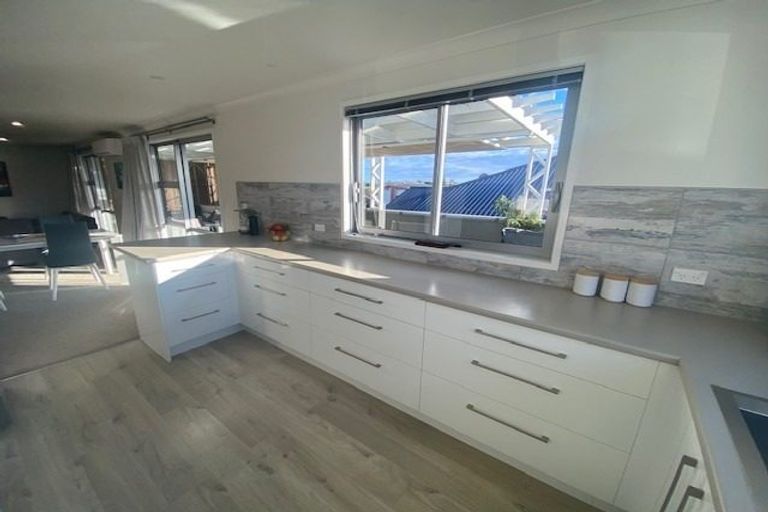 Photo of property in 8 Surfside Lane, Ruakaka, 0116