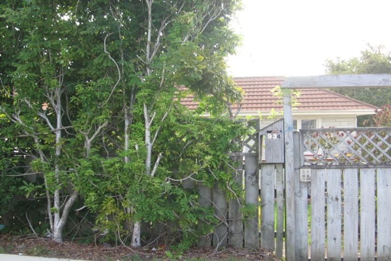 Photo of property in 2/934 East Coast Road, Northcross, Auckland, 0630