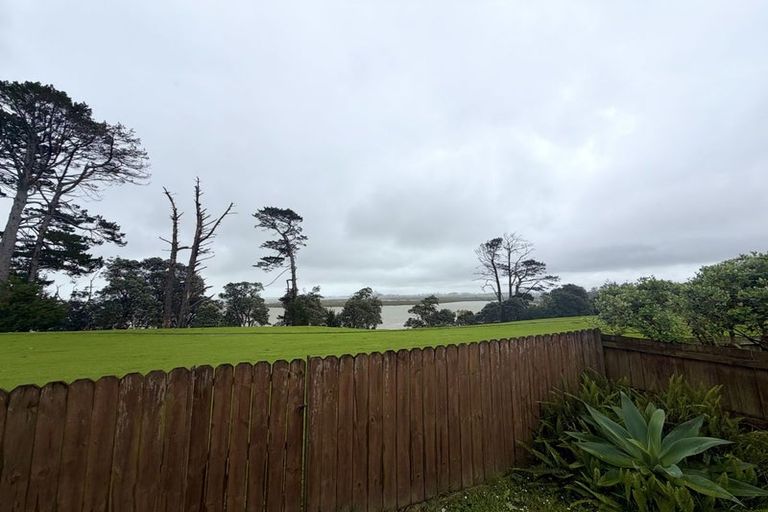 Photo of property in 29 Samara Place, Clendon Park, Auckland, 2103