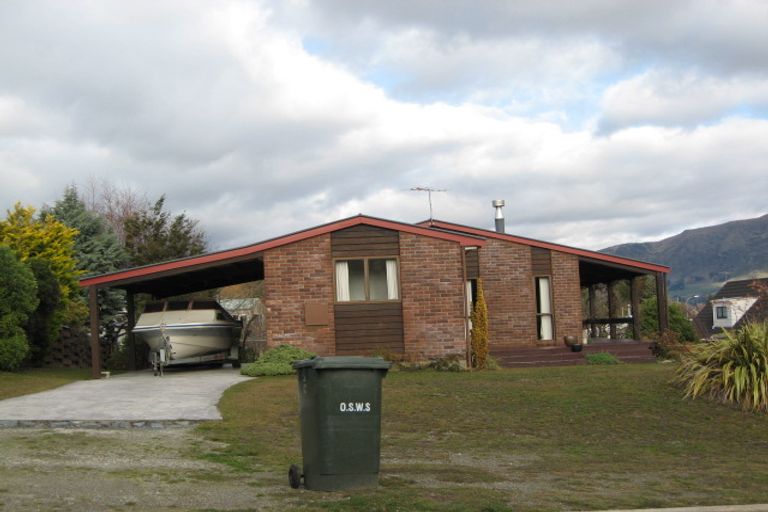 Photo of property in 4 Mulberry Lane, Wanaka, 9305