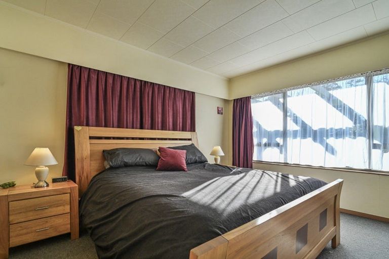 Photo of property in 1422 Woodstock Avenue, Mayfair, Hastings, 4122