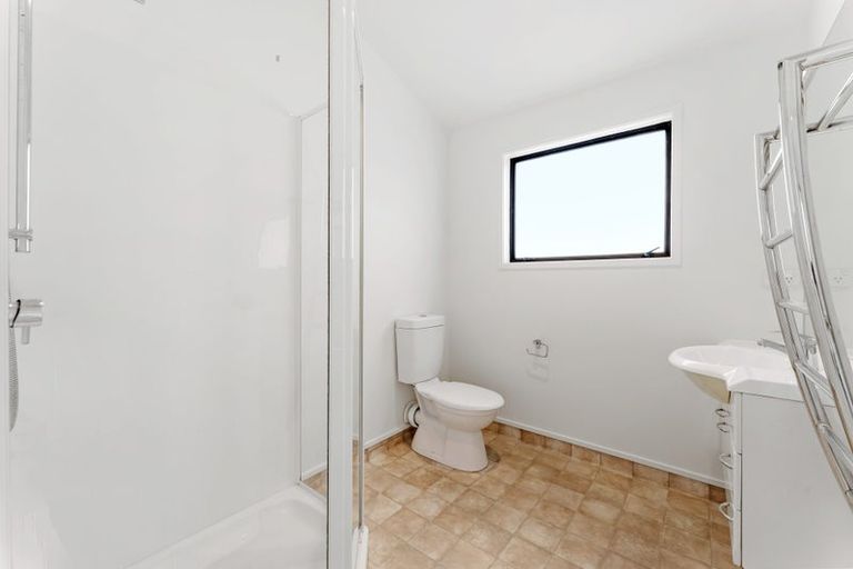 Photo of property in 52a D'oyly Drive, Stanmore Bay, Whangaparaoa, 0932