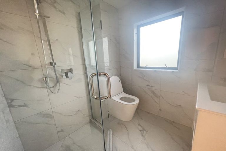 Photo of property in 1/40 Mark Edward Drive, Half Moon Bay, Auckland, 2012