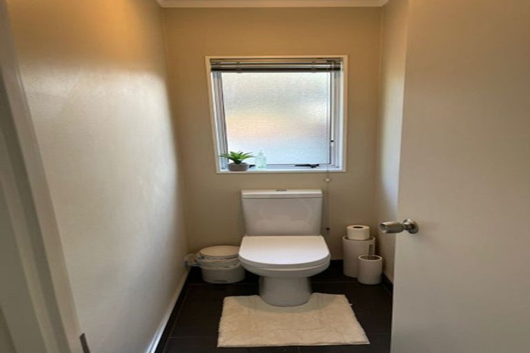 Photo of property in 24 Randwick Place, Randwick Park, Auckland, 2105