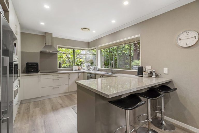 Photo of property in 27 Hogarth Rise, West Harbour, Auckland, 0618