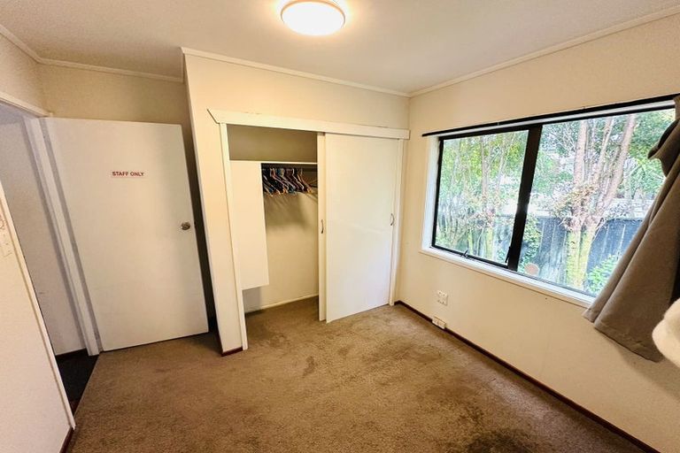 Photo of property in 5 Sandiacre Way, Browns Bay, Auckland, 0630