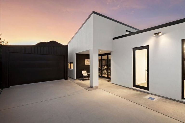 Photo of property in 5 Poppy Lane, Albert Town, Wanaka, 9305