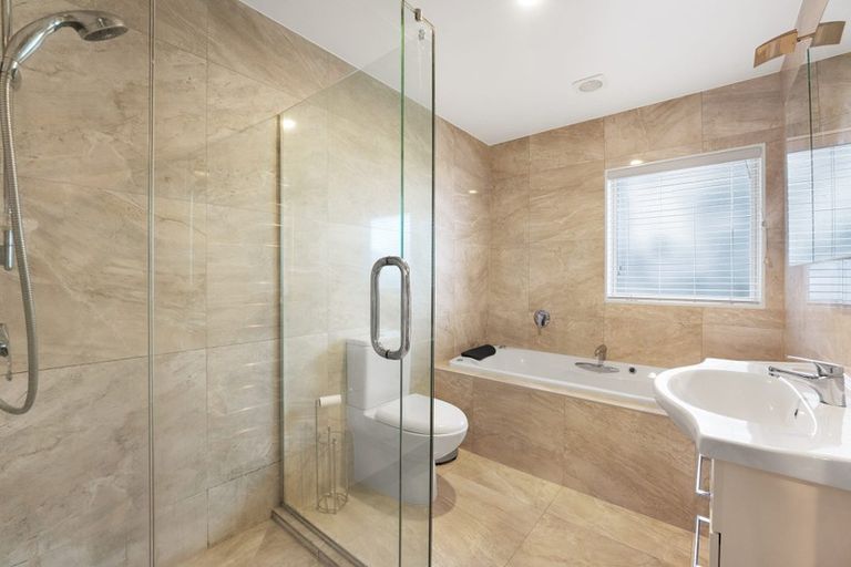 Photo of property in 75 Fairview Avenue, Fairview Heights, Auckland, 0632