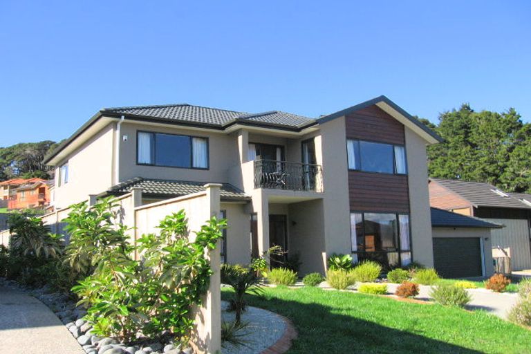 Photo of property in 60 San Marino Drive West, Henderson, Auckland, 0612