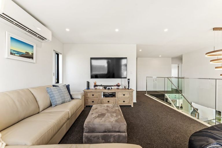 Photo of property in 36 Resolution Drive, Gulf Harbour, Whangaparaoa, 0930