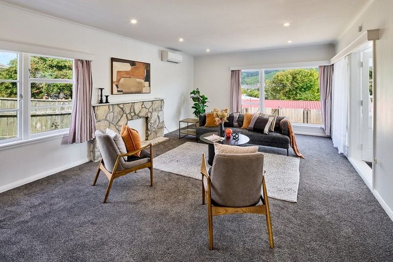 Photo of property in 35 Allen Terrace, Tawa, Wellington, 5028