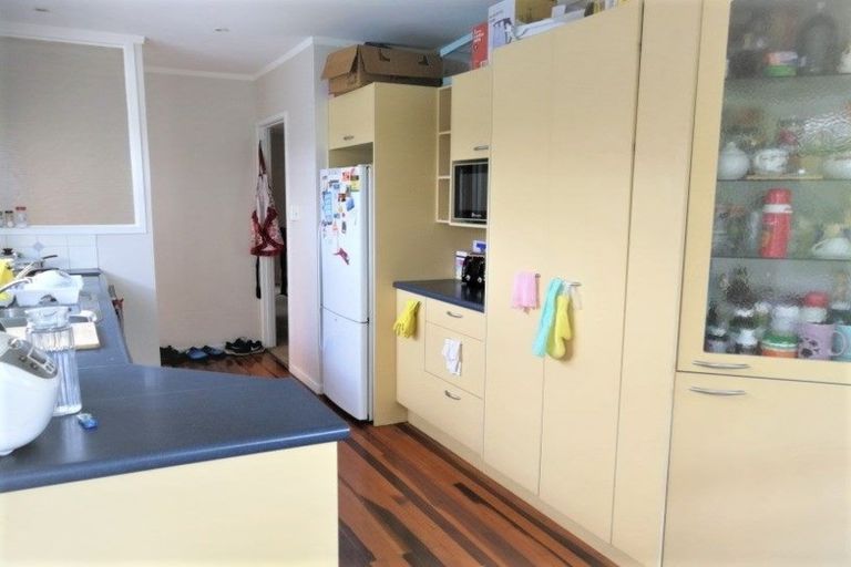 Photo of property in 1 Malters Place, Browns Bay, Auckland, 0630