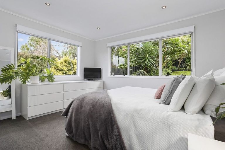 Photo of property in 1/8 Tempo Place, Torbay, Auckland, 0630