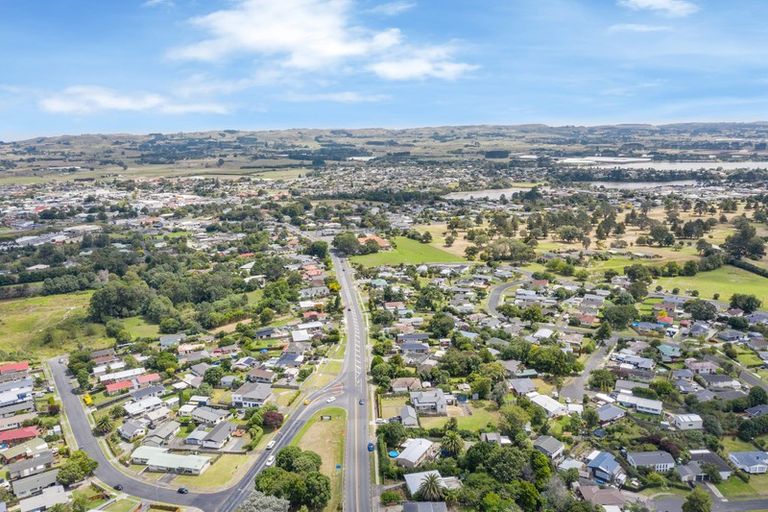 Photo of property in 2 Collingwood Road, Waiuku, 2123