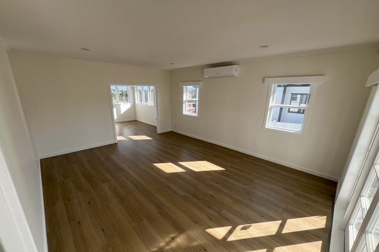 Photo of property in 61 Oakdale Road, Mount Roskill, Auckland, 1041