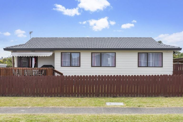 Photo of property in 1/229 Waitemata Drive, Ranui, Auckland, 0612