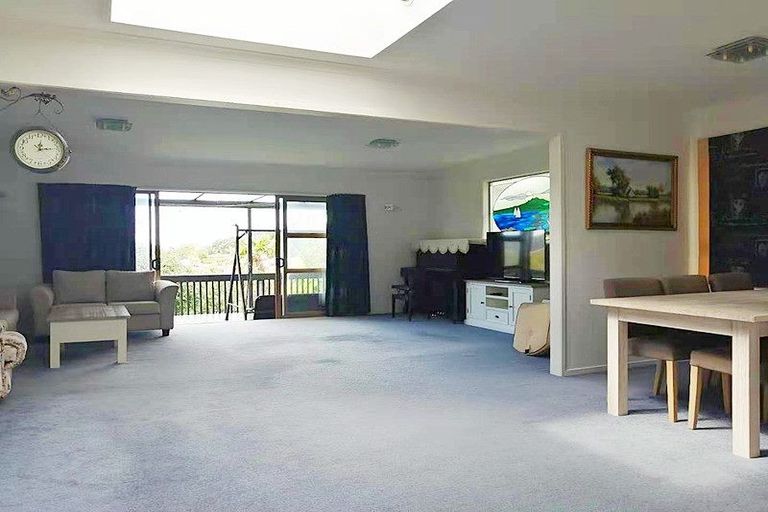 Photo of property in 17 Macnay Way, Murrays Bay, Auckland, 0630