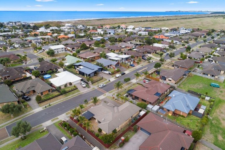 Photo of property in 18 Gibson Place, Papamoa Beach, Papamoa, 3118