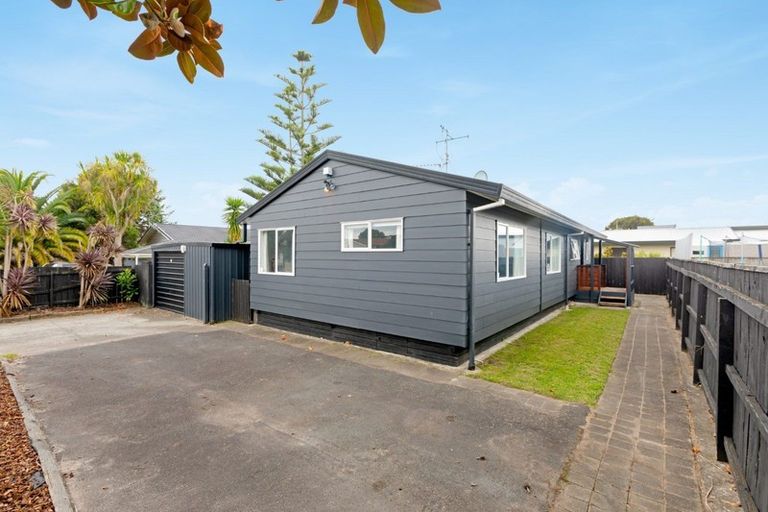 Photo of property in 247 Gravatt Road, Papamoa Beach, Papamoa, 3118