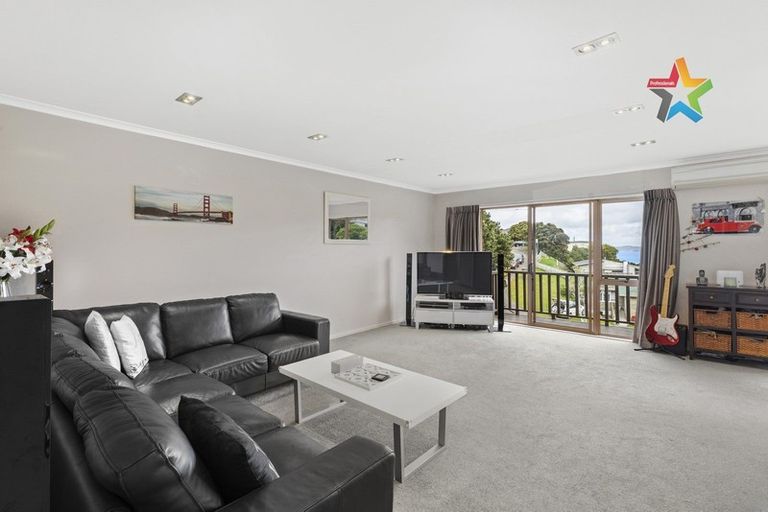 Photo of property in 95 Dowse Drive, Maungaraki, Lower Hutt, 5010