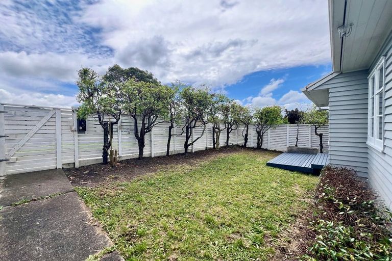 Photo of property in 216a Meola Road, Point Chevalier, Auckland, 1022