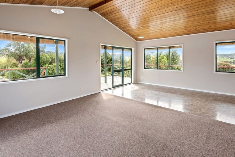 Photo of property in 33 Johnson Road, Hukerenui, Hikurangi, 0182