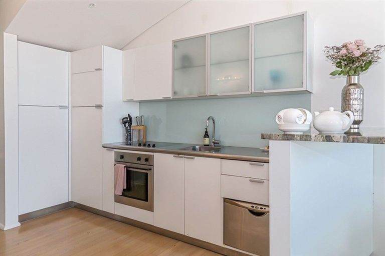 Photo of property in Shed 20 Princes Wharf Apartments, 48a/139 Quay Street, Auckland Central, Auckland, 1010