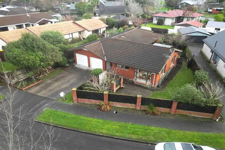 Photo of property in 11 Karnak Crescent, Russley, Christchurch, 8042