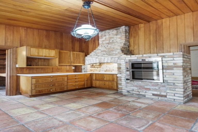 Photo of property in 5 Queen Street, Northcote Point, Auckland, 0627