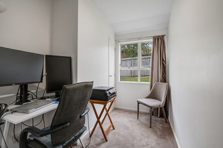 Photo of property in 69 Bluebird Crescent, Unsworth Heights, Auckland, 0632