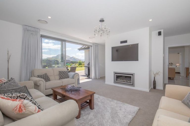 Photo of property in 2 Nokomai Street, Wanaka, 9305