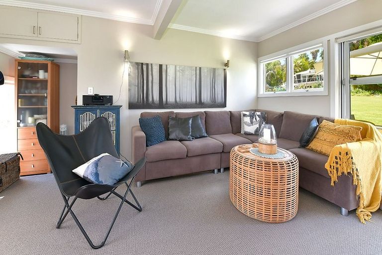 Photo of property in 1/142 Stanmore Bay Road, Stanmore Bay, Whangaparaoa, 0932