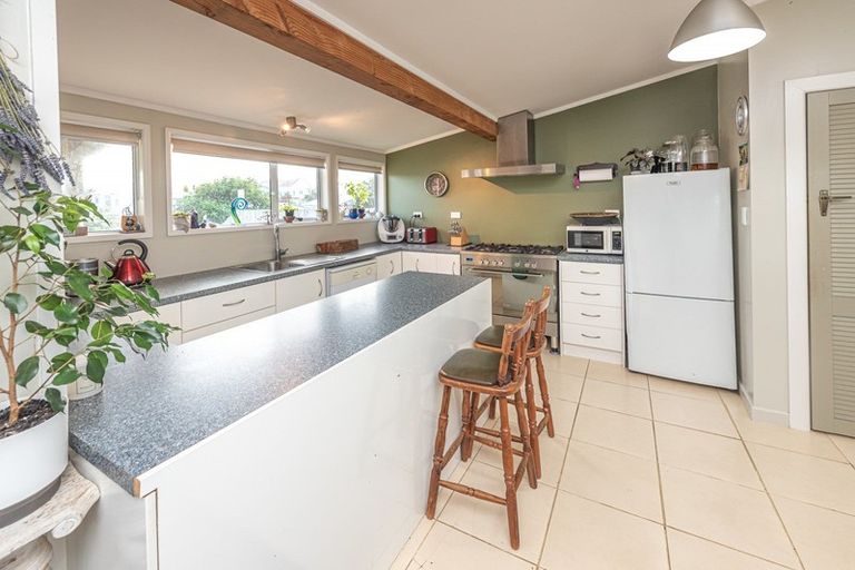 Photo of property in 21 Ruapehu Street, Castlecliff, Whanganui, 4501